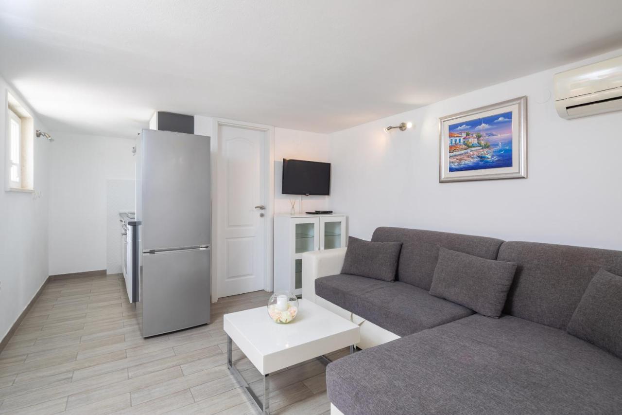 Vila Blanka Apartments Rogoznica  Ngoại thất bức ảnh