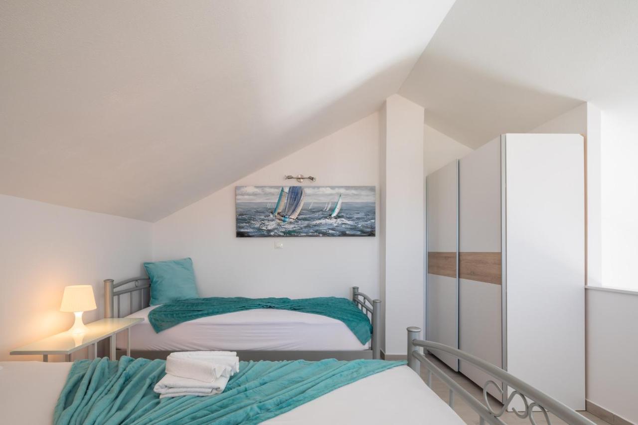 Vila Blanka Apartments Rogoznica  Ngoại thất bức ảnh