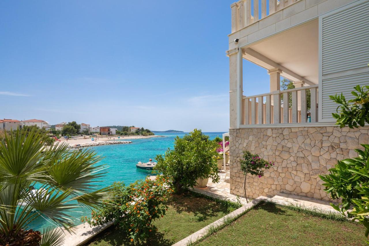 Vila Blanka Apartments Rogoznica  Ngoại thất bức ảnh